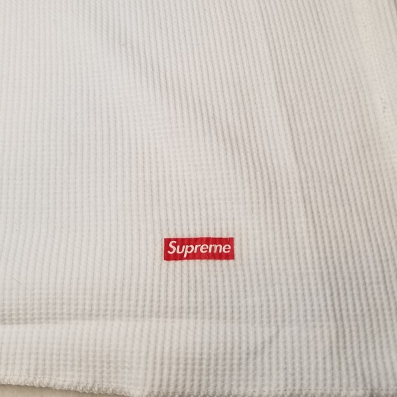 Long sleeve thermal shirt. Supreme Hanes skeleton print. Medium - Picture 3 of 4